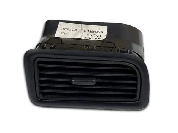 Дефлектор обдува левый Fiat Doblo 2009-2014 | б/у | 735470545, 735498107